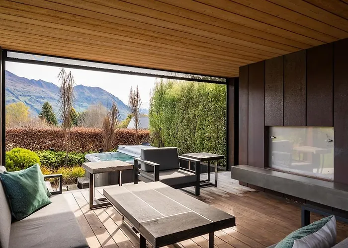 Roys Peak House, Architectural Gem In Holiday home Wanaka