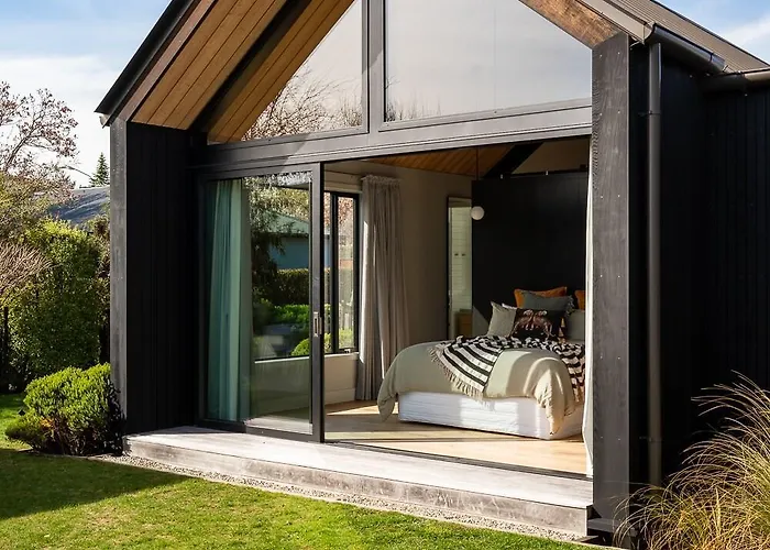 Roys Peak House, Architectural Gem In Wanaka