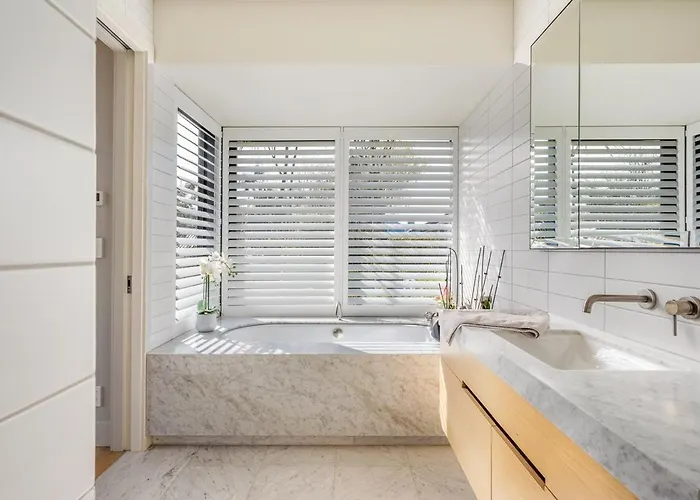 Roys Peak House, Architectural Gem In Wanaka